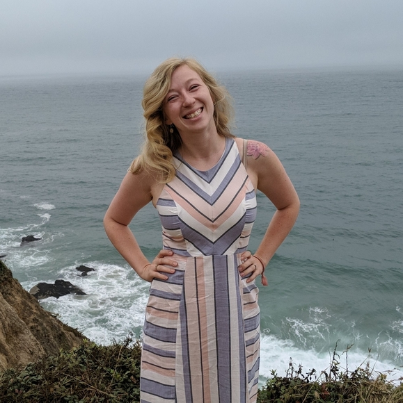 Meet your Posher, Kaitlyn - Picture 3 of 4